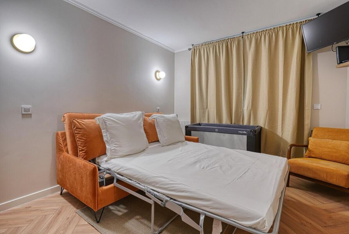 Eden Suite Paris La Defense Курбьовоа Екстериор снимка