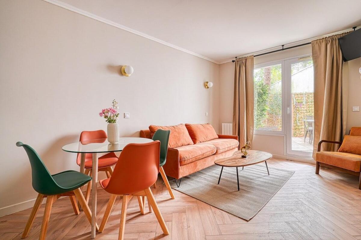 Eden Suite Paris La Defense Курбьовоа Екстериор снимка