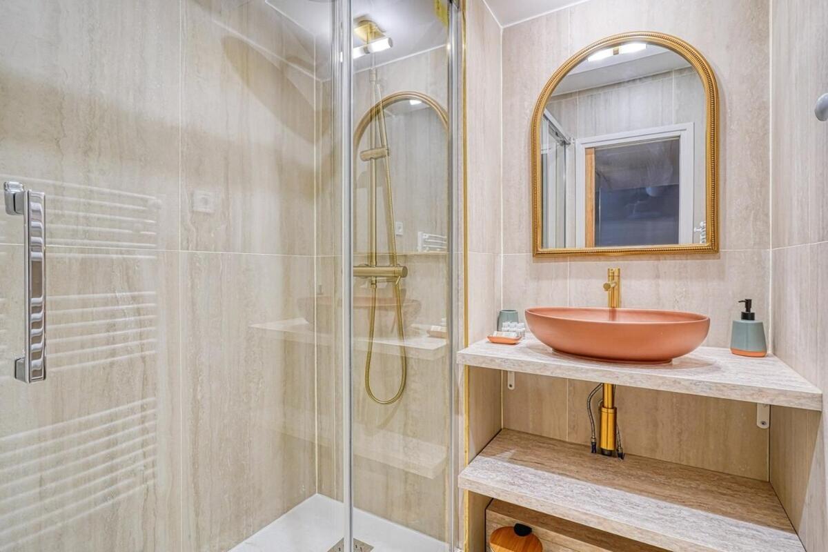 Eden Suite Paris La Defense Курбьовоа Екстериор снимка