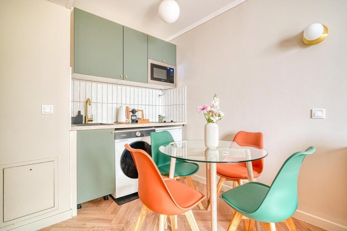Eden Suite Paris La Defense Курбьовоа Екстериор снимка