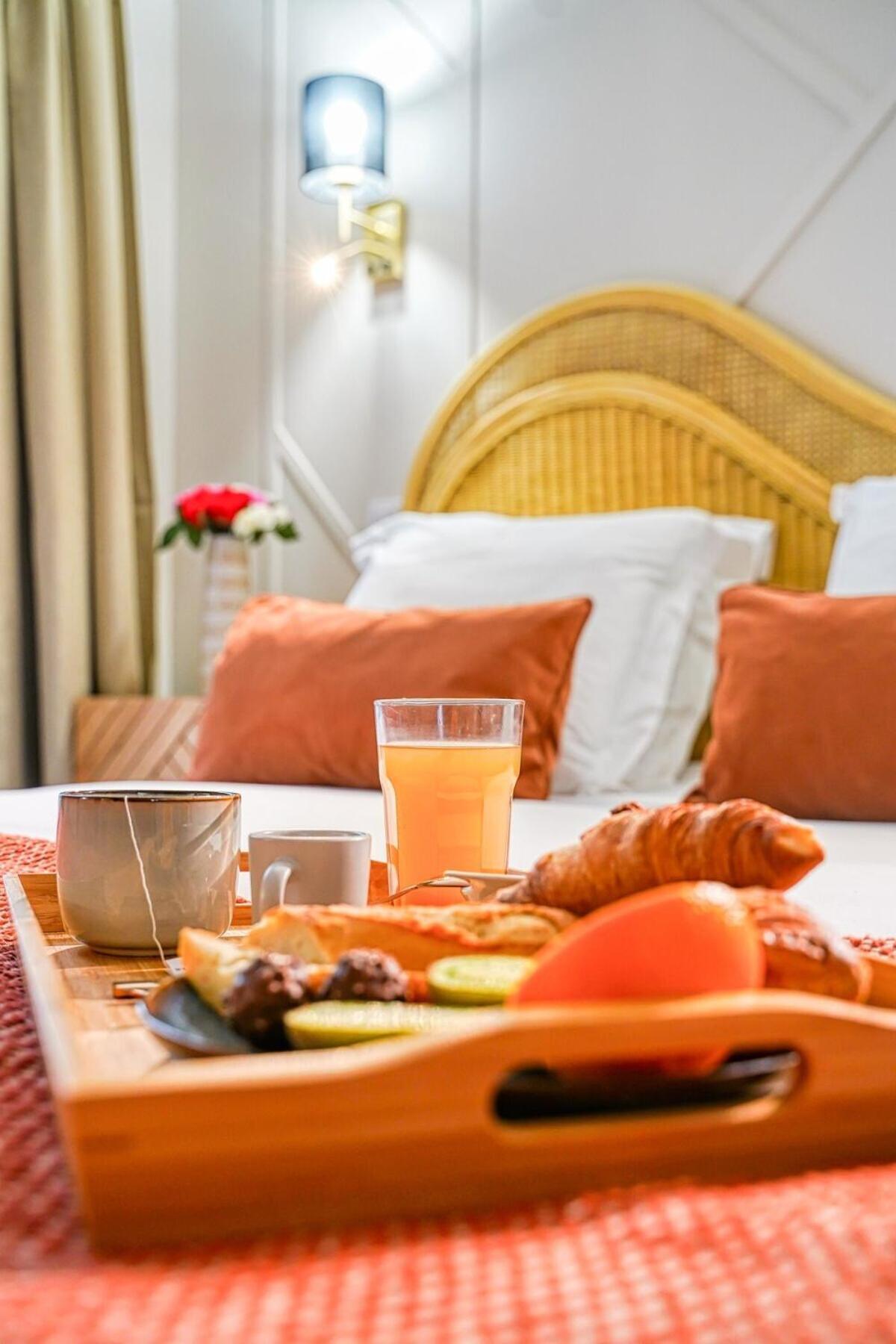 Eden Suite Paris La Defense Курбьовоа Екстериор снимка